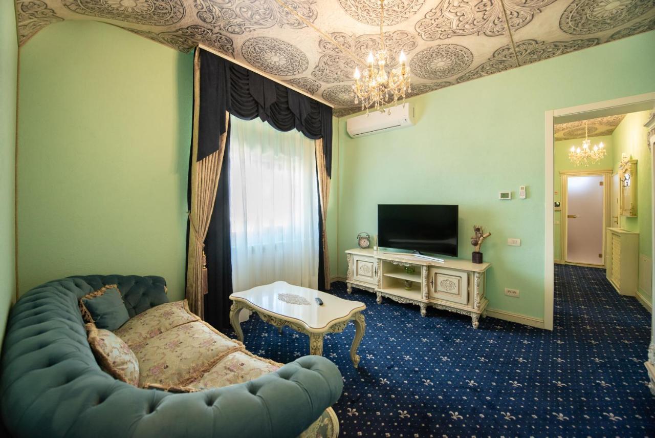 Jmr Royal -luxury & Private Sauna Hotel
